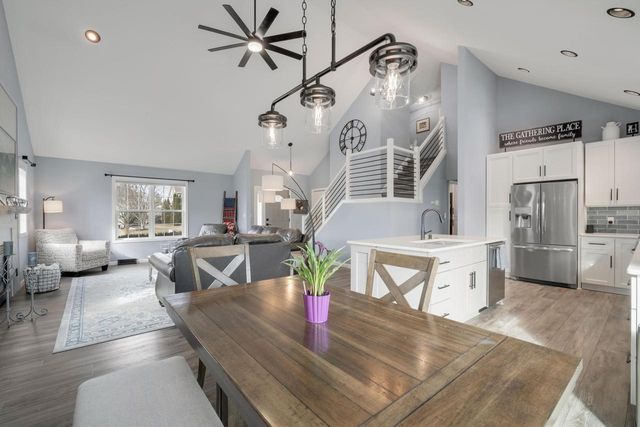 1243 Firethorn DRIVE, West Bend, WI 53090