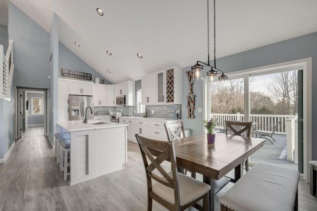 1243 Firethorn DRIVE, West Bend, WI 53090