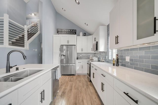 1243 Firethorn DRIVE, West Bend, WI 53090