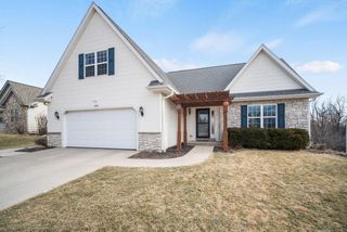 1243 Firethorn DRIVE, West Bend, WI 53090