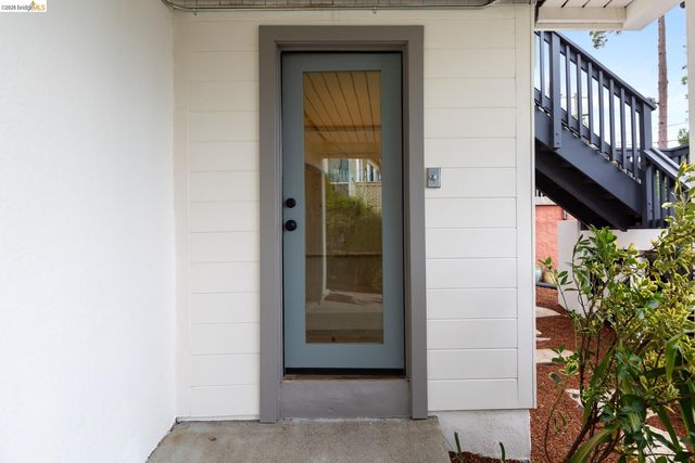 589 San Luis Rd., Berkeley, CA 94707