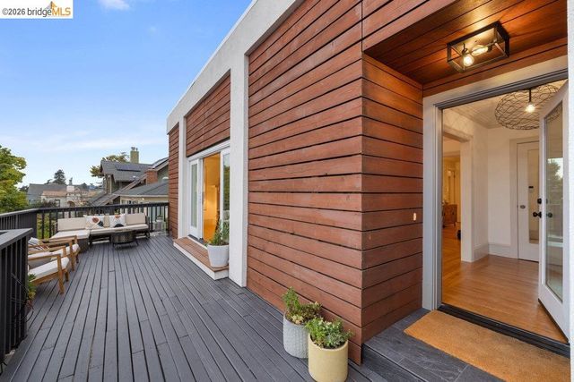 589 San Luis Rd., Berkeley, CA 94707