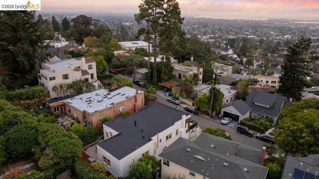 589 San Luis Rd., Berkeley, CA 94707