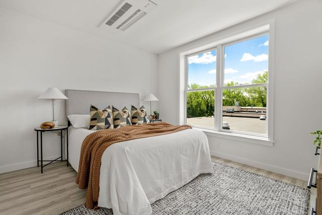 602 Canterbury 6, Boston, MA 02131