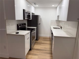 10822 N Kendall Drive S 23, Miami, FL 33176
