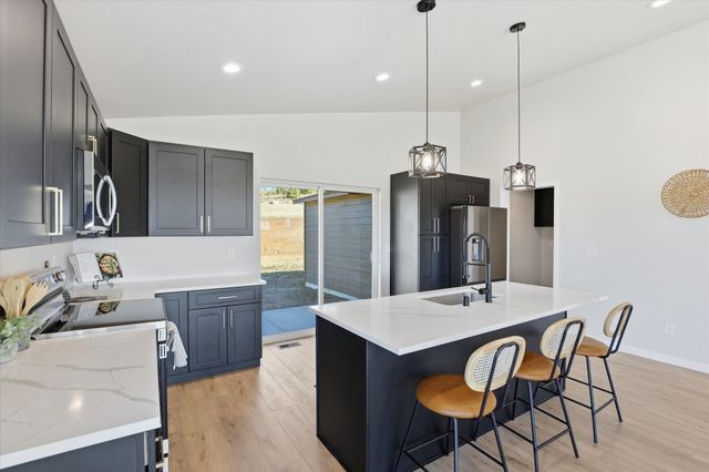 1508 W Latting Ln, Deer Park, WA 99006