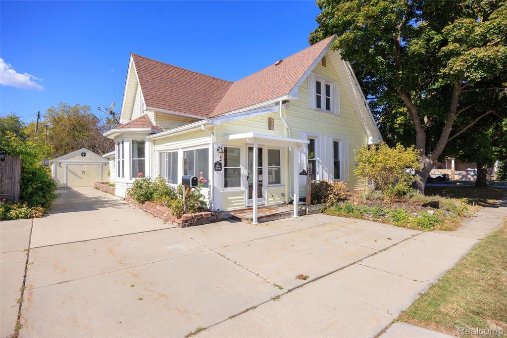 206 S 4th Street, St. Clair, MI 48079