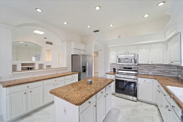 6585 WATERS EDGE WAY, Lakewood Ranch, FL 34202