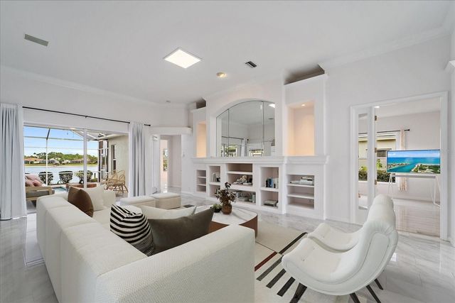 6585 WATERS EDGE WAY, Lakewood Ranch, FL 34202