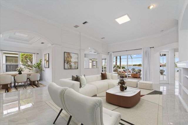 6585 WATERS EDGE WAY, Lakewood Ranch, FL 34202