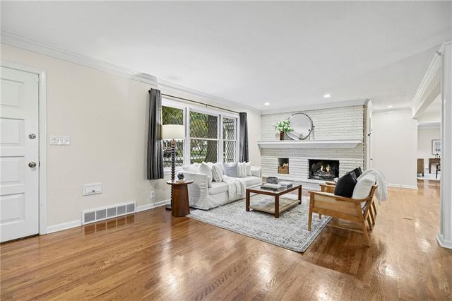 909 W 96th Terrace, Kansas City, MO 64114