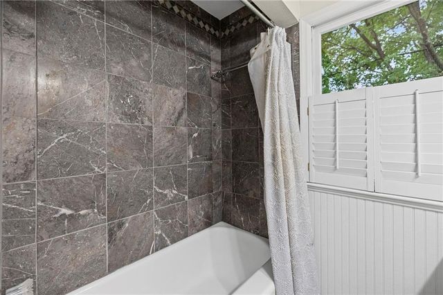 909 W 96th Terrace, Kansas City, MO 64114