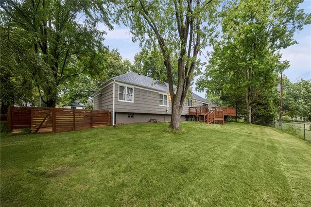 909 W 96th Terrace, Kansas City, MO 64114