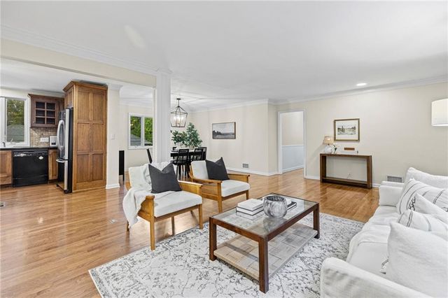 909 W 96th Terrace, Kansas City, MO 64114