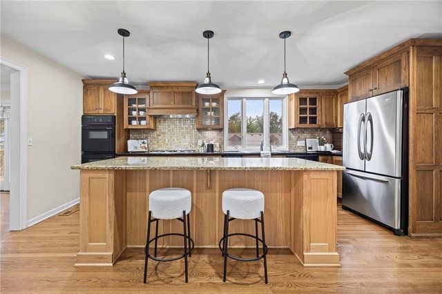 909 W 96th Terrace, Kansas City, MO 64114