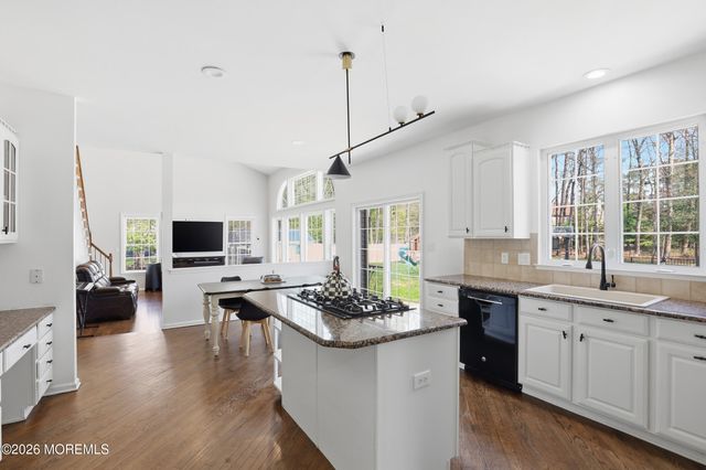 4 Ambassador Court, Jackson, NJ 08527