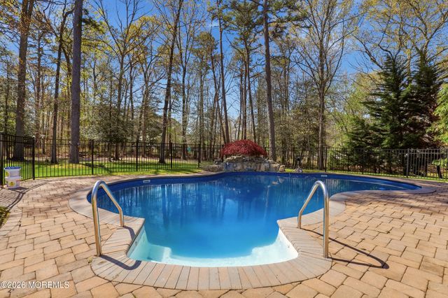 4 Ambassador Court, Jackson, NJ 08527