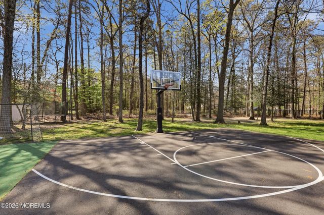 4 Ambassador Court, Jackson, NJ 08527