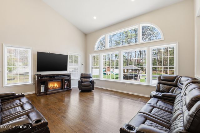 4 Ambassador Court, Jackson, NJ 08527