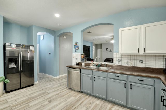 211 Vallecito DR, Georgetown, TX 78626