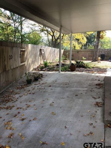 10323 W Lakeshore Dr, Tyler, TX 75709