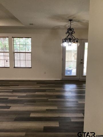 10323 W Lakeshore Dr, Tyler, TX 75709