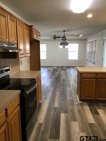 10323 W Lakeshore Dr, Tyler, TX 75709