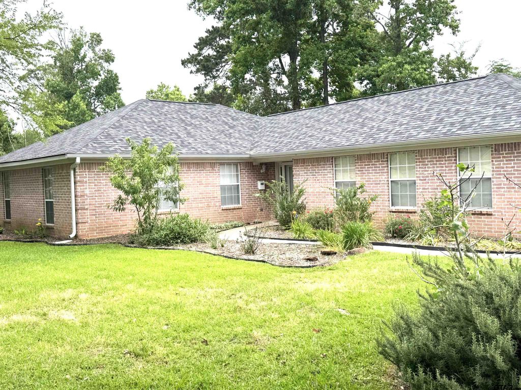 10323 W Lakeshore Dr, Tyler, TX 75709