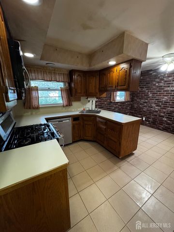 27 Frieda Lane, Colonia, NJ 07067