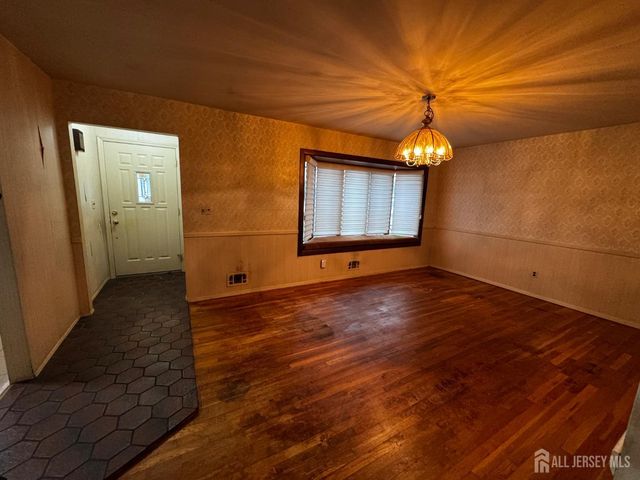 27 Frieda Lane, Colonia, NJ 07067