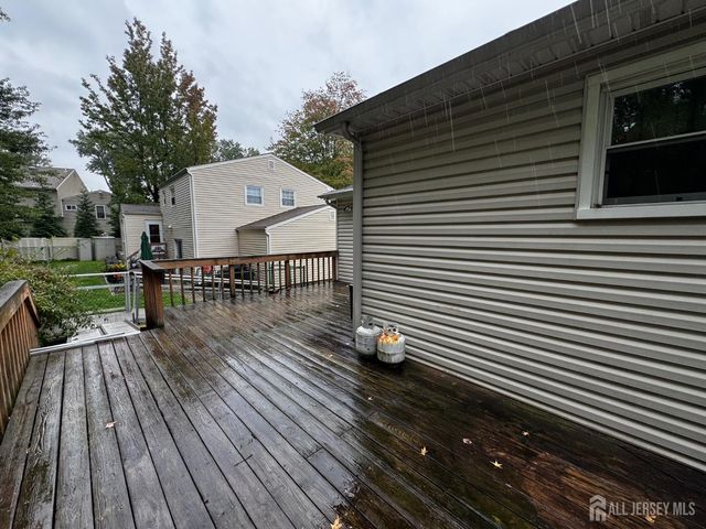 27 Frieda Lane, Colonia, NJ 07067