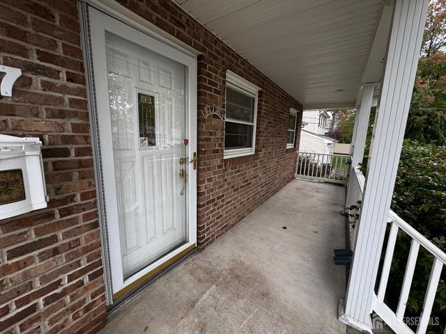 27 Frieda Lane, Colonia, NJ 07067