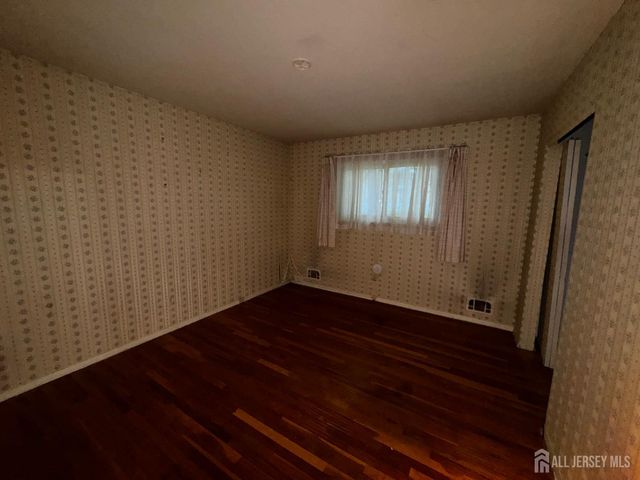 27 Frieda Lane, Colonia, NJ 07067
