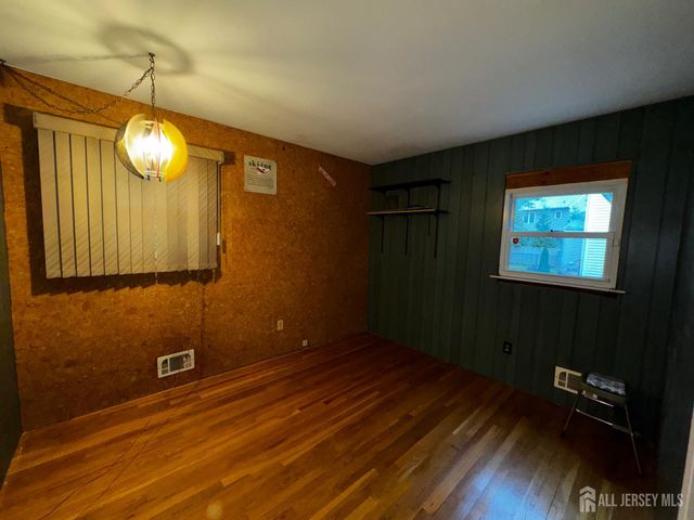 27 Frieda Lane, Colonia, NJ 07067