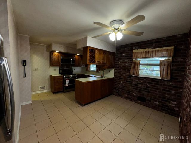 27 Frieda Lane, Colonia, NJ 07067