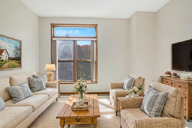 3721 Windtree Drive, Eagan, MN 55123