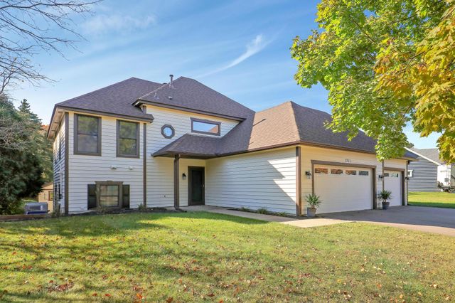 3721 Windtree Drive, Eagan, MN 55123