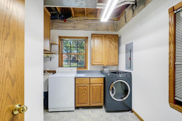 3721 Windtree Drive, Eagan, MN 55123