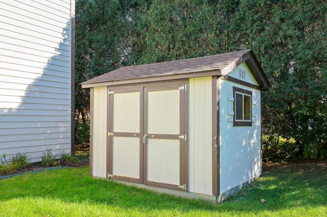 3721 Windtree Drive, Eagan, MN 55123