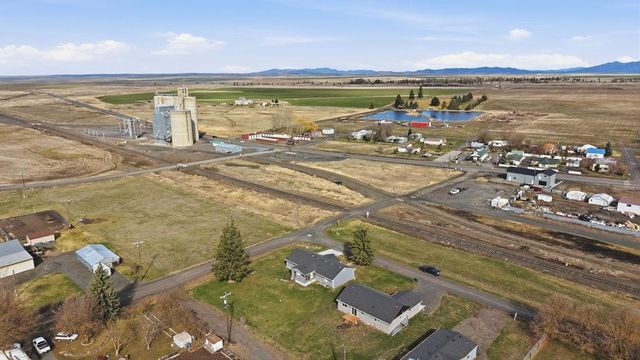295 SW Railroad Ave, Creston, WA 99117