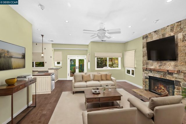 5233 Boulder Ct, Concord, CA 94521