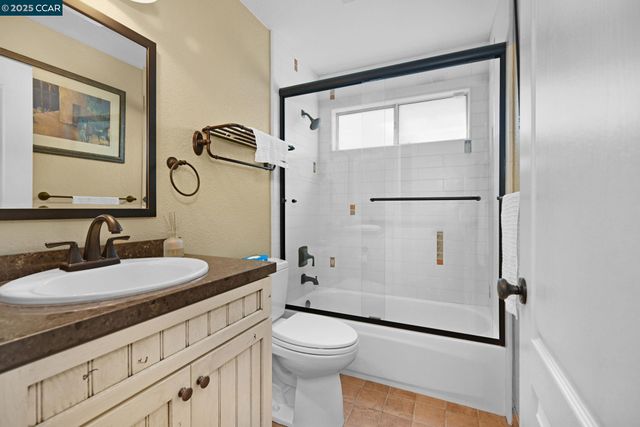 5233 Boulder Ct, Concord, CA 94521