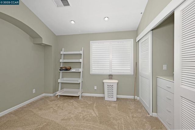 5233 Boulder Ct, Concord, CA 94521