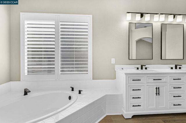 5233 Boulder Ct, Concord, CA 94521