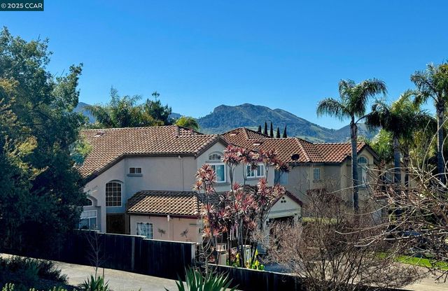 5233 Boulder Ct, Concord, CA 94521
