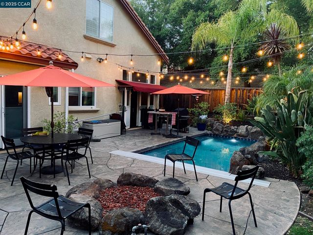 5233 Boulder Ct, Concord, CA 94521