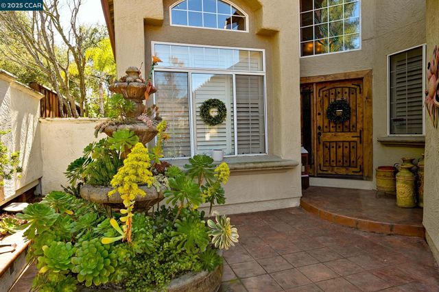 5233 Boulder Ct, Concord, CA 94521