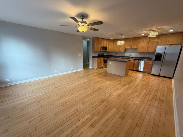744 W GORDON Terrace 202, Chicago, IL 60613
