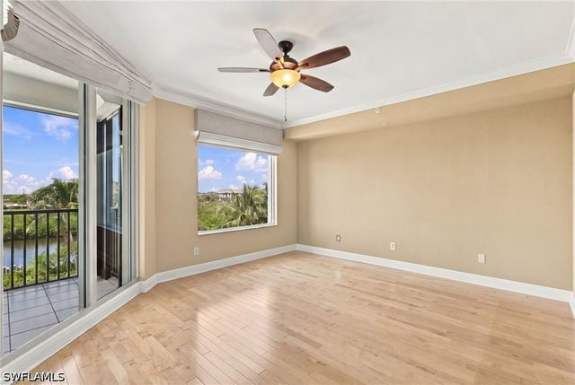 430 Cove Tower DR 501, Naples, FL 34110