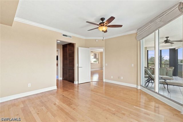430 Cove Tower DR 501, Naples, FL 34110